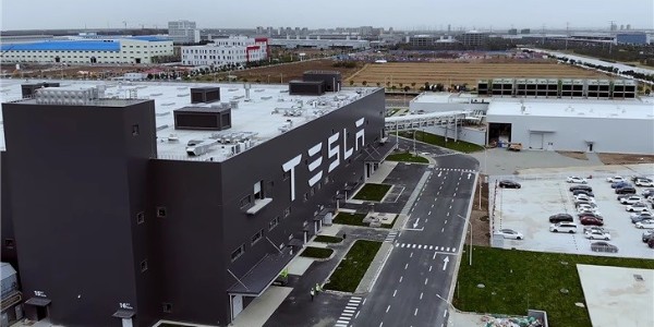 特斯拉上海厂正常生产，防护措施有望引进美国工厂