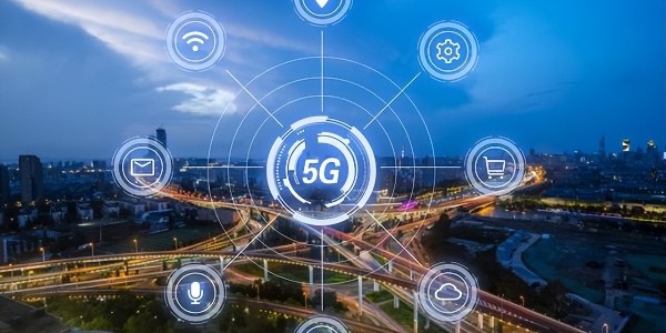 十二部门:深化基于5G的编队行驶、远程驾驶等自驾应用场景